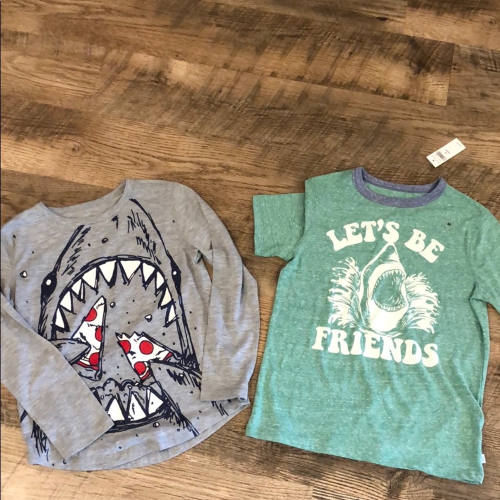 Boys gapkids shark shirt bundle- 2 shirts